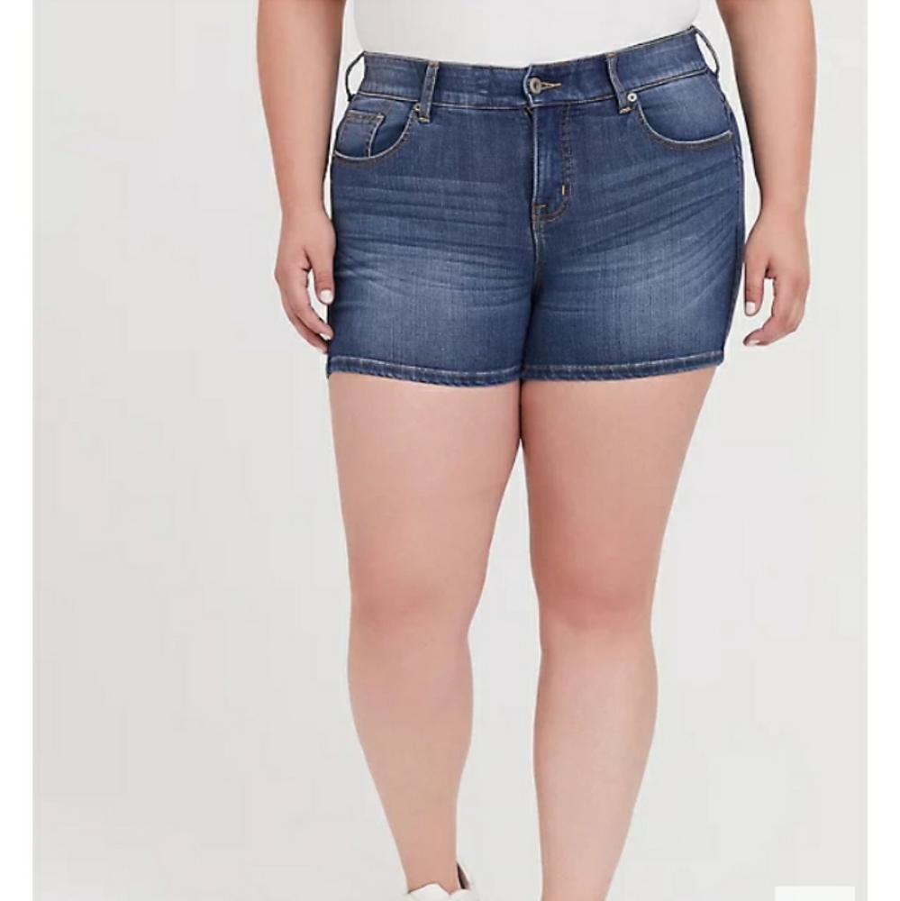 TORRID | BOMBSHELL SKINNY SHORTS